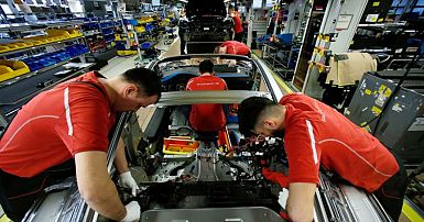 German Manufacturing Shrinks In Sept As New Orders Slump Pmi Euronews German Manufacturing Shrinks In Sept As New Orders Slump Pmi Euronews