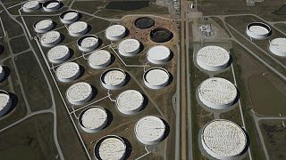 Caen existencias de petróleo en EEUU, suben las de combustible: EIA