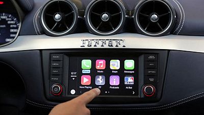 Apple eyes fuel purchases from dashboard as it revs up car software