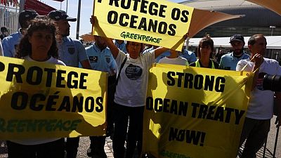Portugal expulsa a activistas de Greenpeace de la Conferencia sobre los Océanos de la ONU