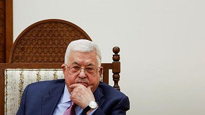 وكالة: عباس يتلقى اتصالا هاتفيا من بلينكن ويأمل أن تدعم زيارة بايدن جهود السلام