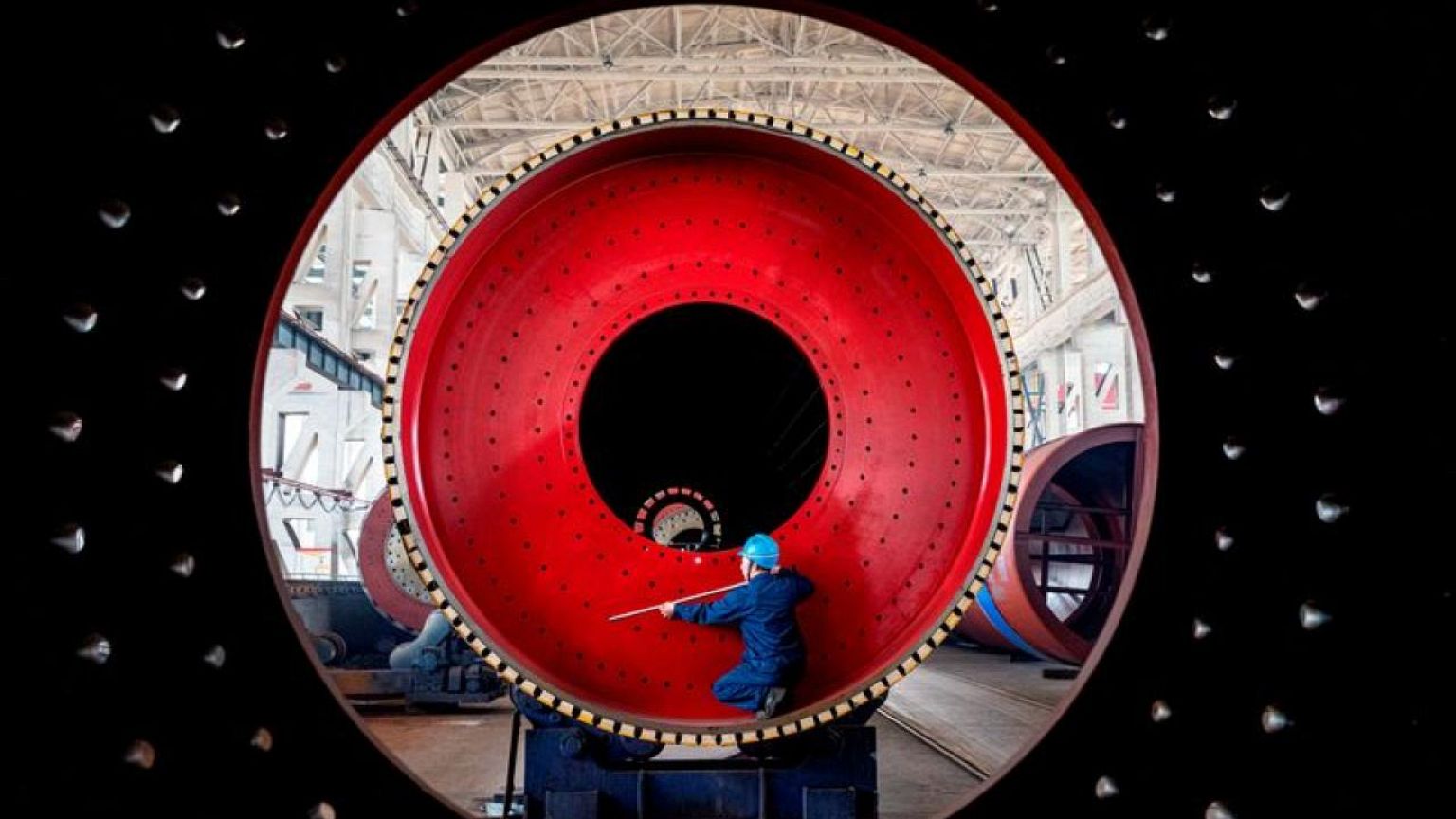 CHINA-ECONOMY-PMI:China economic activity swings back to growth in January - official PMI 
