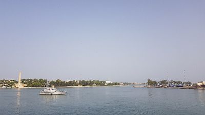 Il cargo dirottato a Brindisi dove resterà in rada per verifiche Il cargo dirottato a Brindisi dove resterà in rada per verifiche