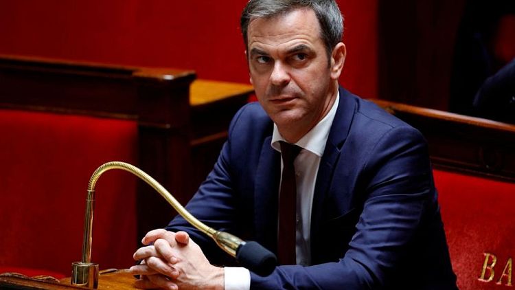 Macron nombra a ministro del COVID como nueva cara de la política gubernamental