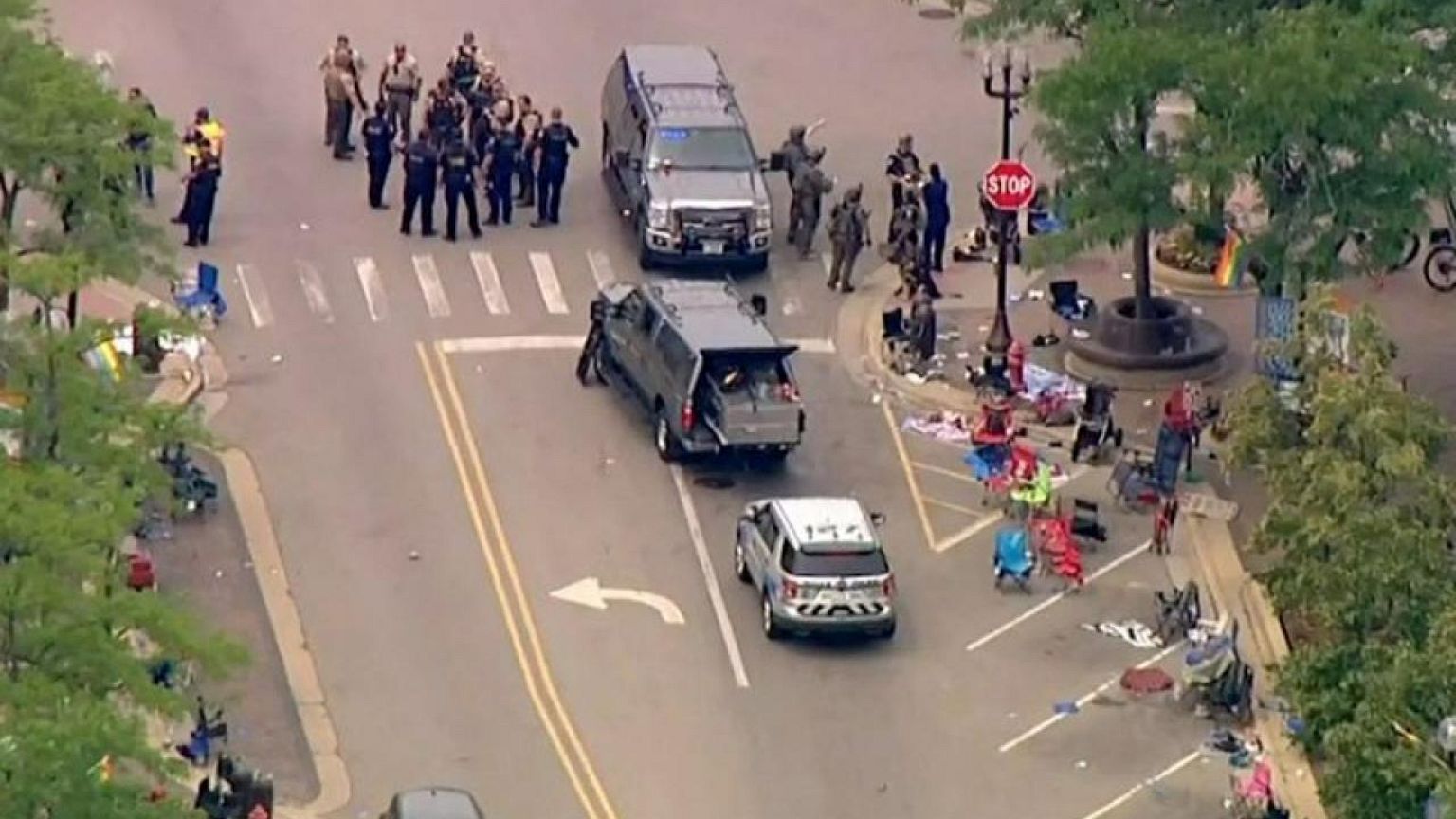 Rooftop shooter kills 6 at July 4 parade in Chicago suburb of Highland Park
