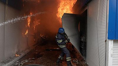 Intensos combates y bombardeos generalizados en la batalla por Donetsk