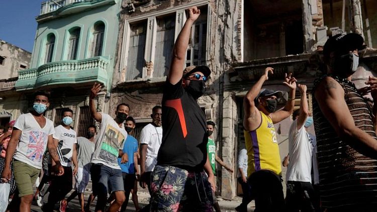 En el exilio o en la cárcel, el activismo cubano está destrozado un año después de las protestas