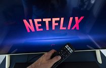 شركة نتفليكس تعلن أنها ستطرح خطة بث بها إعلانات بسعر سبعة دولارات تقريباً، 13 أكتوبر 2022.