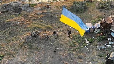 Rusia dice que ataque con misiles alcanzó y mató a soldados ucranianos en la isla de las Serpientes