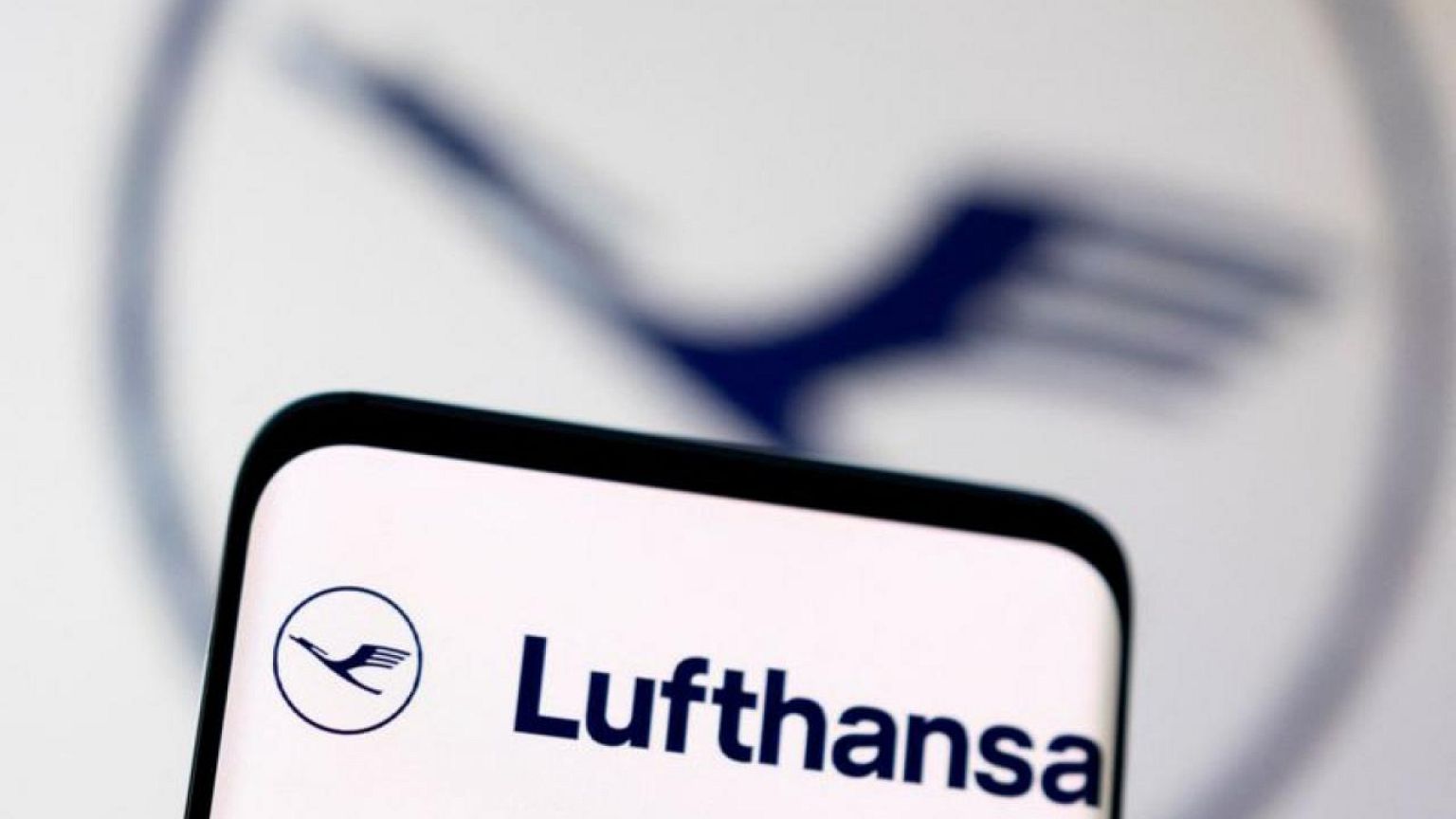 Lufthansa cancels 2,000 additional flights