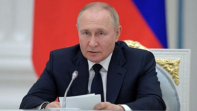 Putin decree gives all Ukrainians path to Russian citizenship