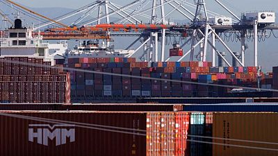 El déficit comercial de EEUU se reduce en mayo; las exportaciones alcanzan un récord