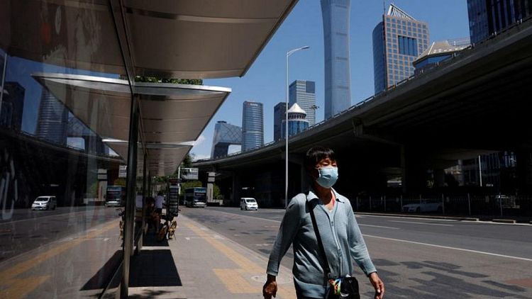 الصين تسجل 420 إصابة جديدة بفيروس كورونا