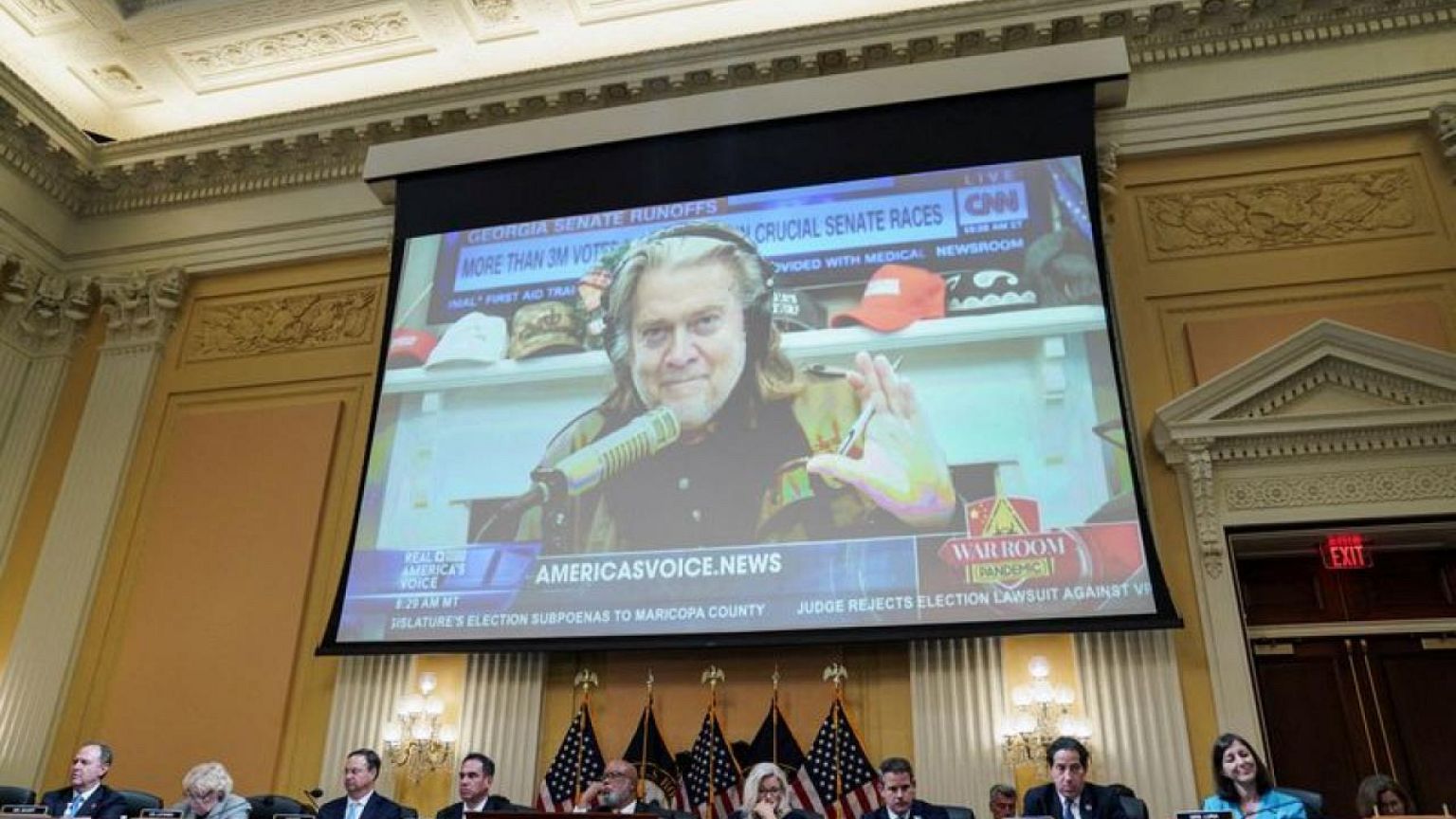 Steve Bannon, exasesor de Trump, ofrece declarar en investigación por asalto al Capitolio de EEUU