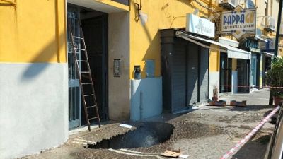 Il cedimento causato da una infiltrazione d'acqua