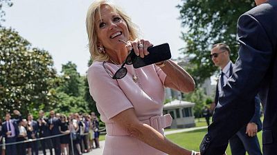Jill Biden se disculpa tras decir que los latinos son tan únicos como los 'tacos de desayuno'