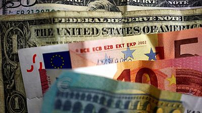 El euro cae bajo la paridad, Wall Street cede tras dato inflación EEUU sobre el 9%