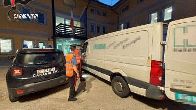 Uno trasportava 34 clandestini Uno trasportava 34 clandestini