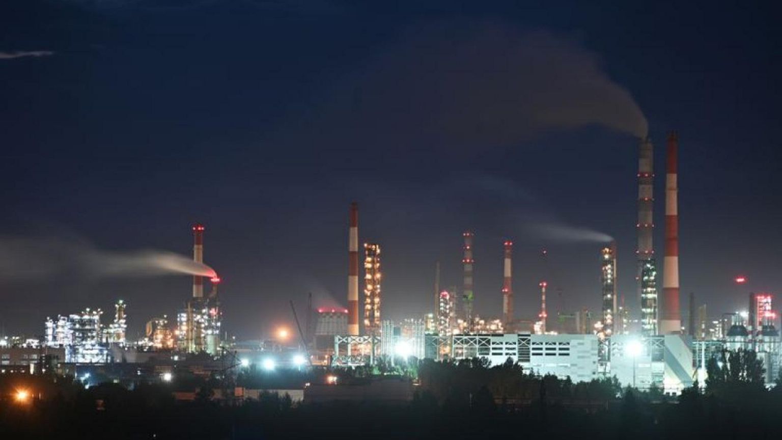 Analysis-Russian oil revenues could weather EU ban, G7 price cap
