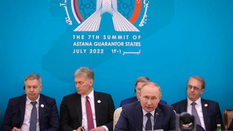 Putin dice que Ucrania no cumplió el acuerdo de paz preliminar