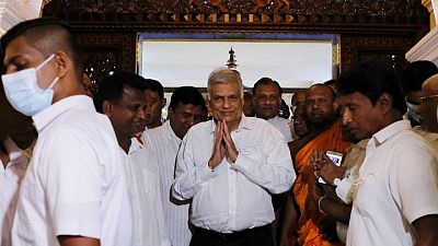 El nuevo presidente de Sri Lanka jura su cargo en medio de la peor crisis económica en décadas