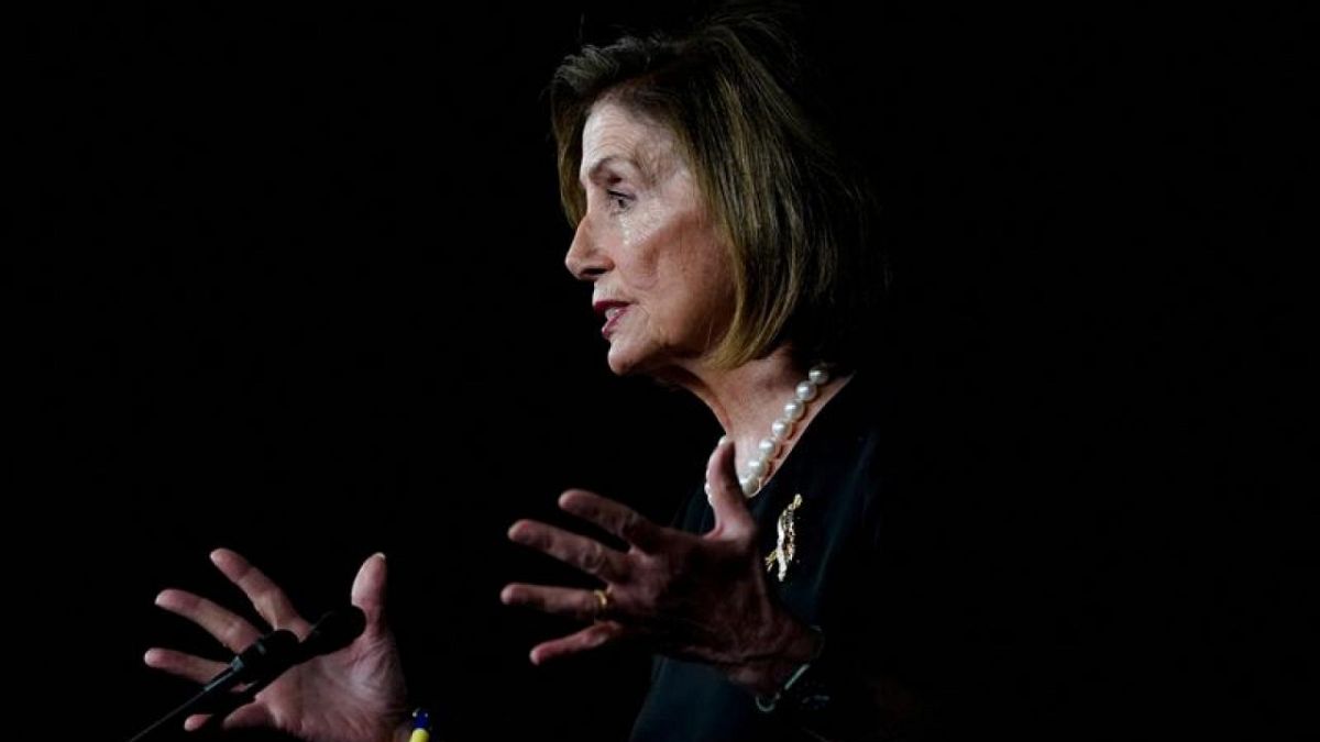 Pelosi backs chips bill, says House could vote on measure next week