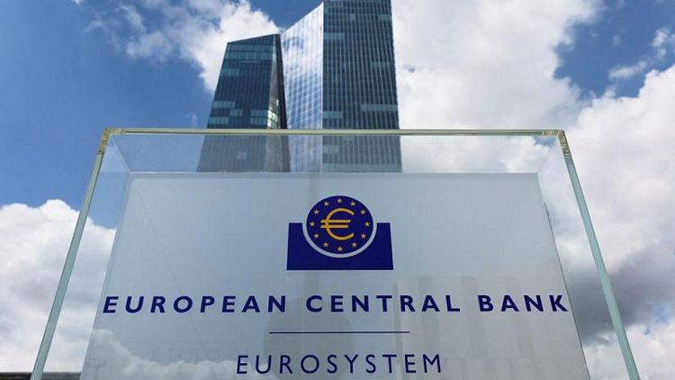 El BCE sube los tipos más de lo previsto para contener la inflación