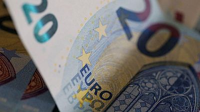 El euro cae porque PMIs débiles reducen las perspectivas de futuras subidas de tasas del BCE