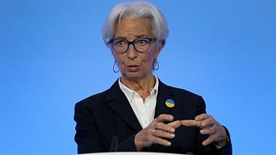 Lagarde plantea perspectiva de alzas de tasas más allá del nivel neutral