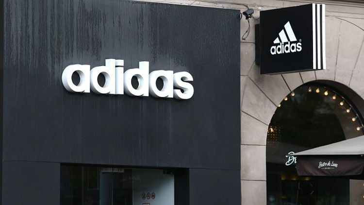 Adidas recorta objetivo de ganancias para todo el año por lenta recuperación de China