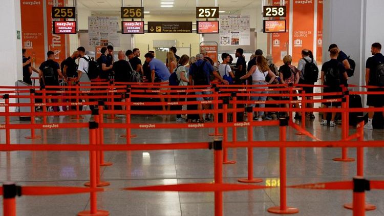Spanish easyJet cabin crew call off strike after reaching pay deal