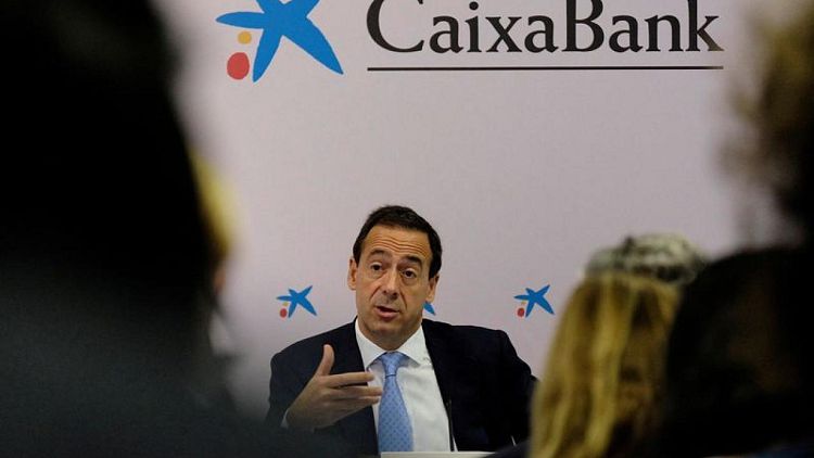 BBVA y Caixabank sopesan el impacto del impuesto a la banca y estudian un recurso legal
