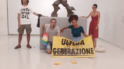 Attivisti di 'Ultima generazione' al Museo del 900 di Milano
