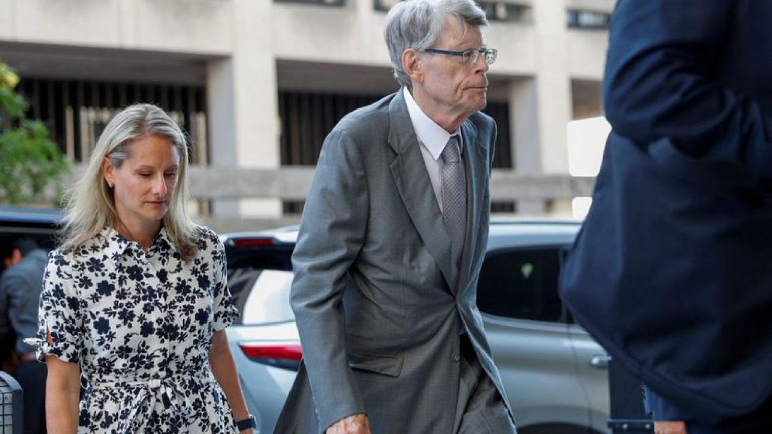 El escritor de terror Stephen King dice en juicio editorial que la consolidación perjudica a la competencia