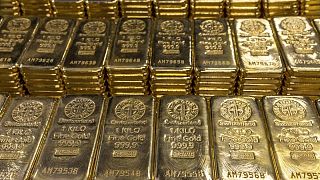 الذهب يرتفع مع تصاعد التوتر بين أمريكا والصين