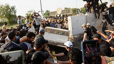 استياء نشطاء عراقيين سابقين من استخدام جماعات قوية الاحتجاجات كوسيلة للضغط