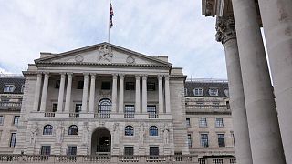 بنك إنجلترا يرفع أسعار الفائدة لأعلى مستوى منذ 1995