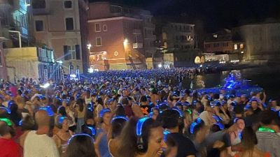 Nella Baia del Silenzio si è ballato con le cuffie intera notte