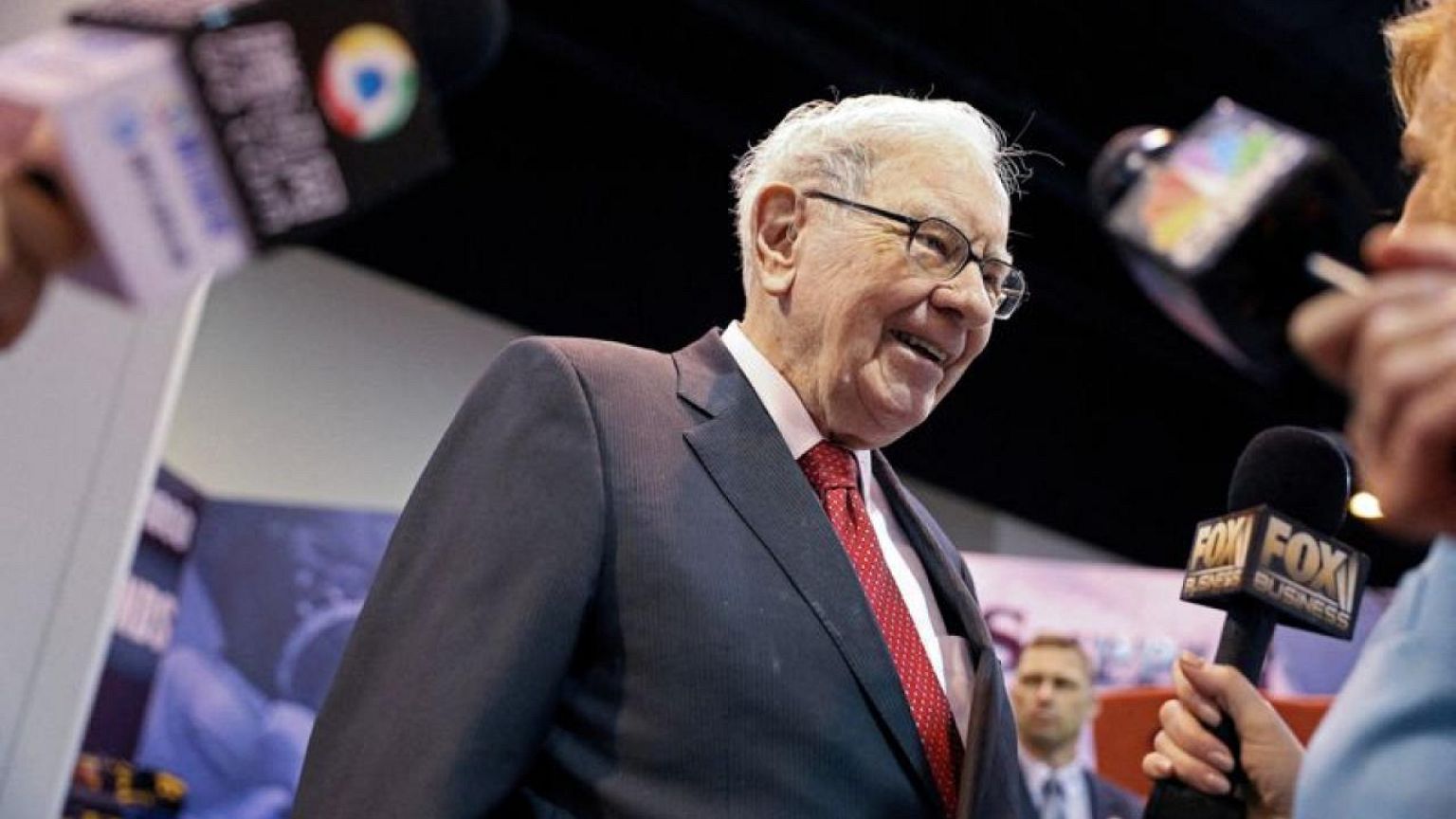 Berkshire Hathaway registra pérdida de 43.800 millones de dólares; resultados operativos mejoran