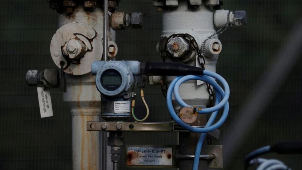 UK investigates sale of National Grid's gas transmission business