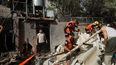 Israel y palestinos acuerdan una tregua a partir del domingo por la noche: fuentes Israel y palestinos acuerdan una tregua a partir del domingo por la noche: fuentes