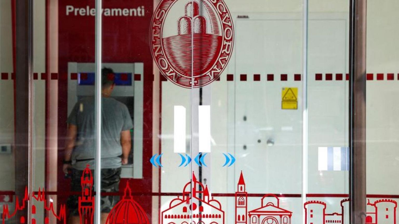 Glass Lewis urges Monte dei Paschi investors to back cash call