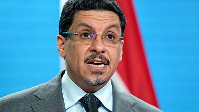 وزير يمني: على الحوثيين فتح الطرق إلى تعز لإظهار التزامهم بالهدنة