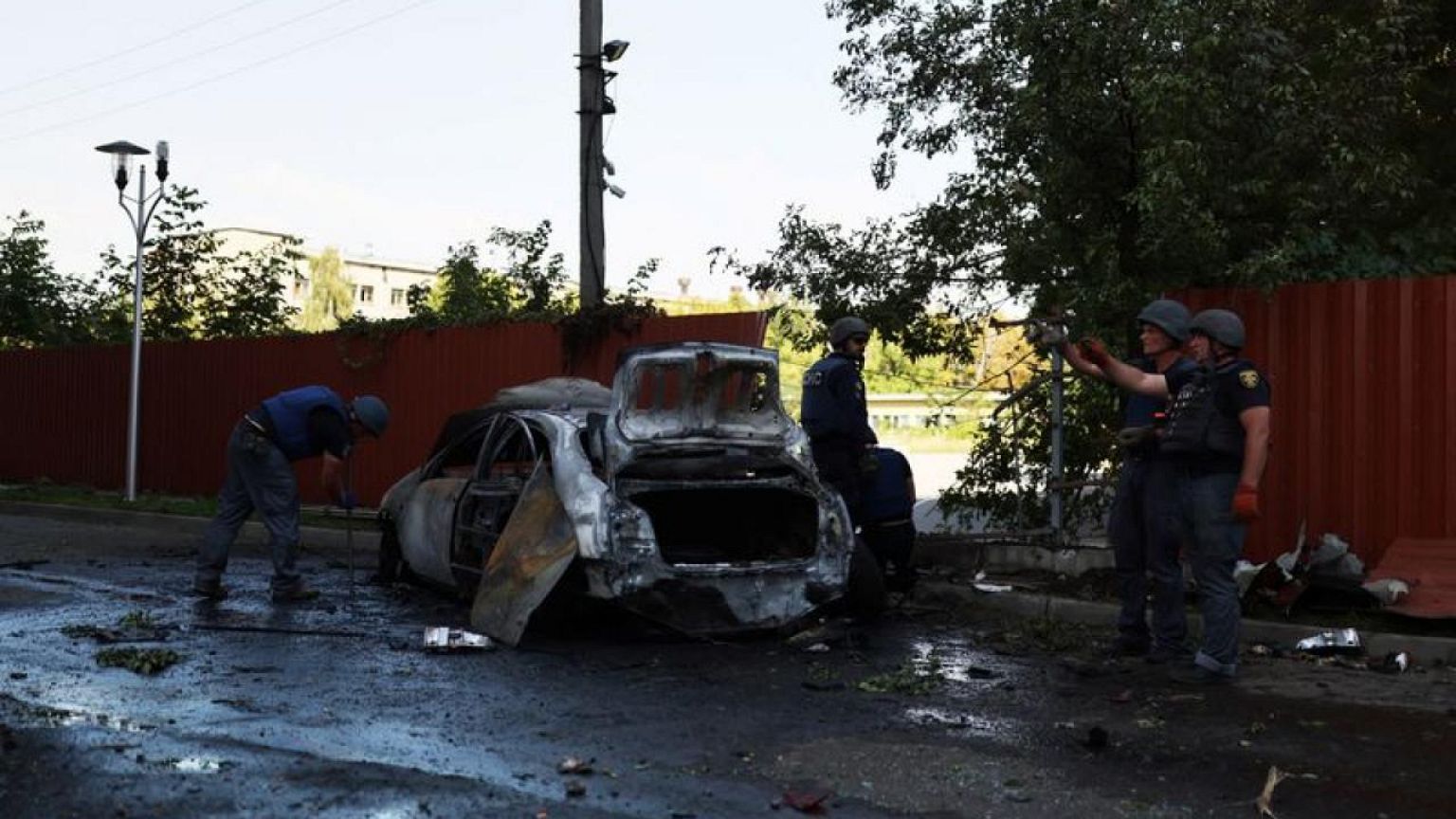 Ukraine says its troops advance towards Izium as fighting rages in Donbas