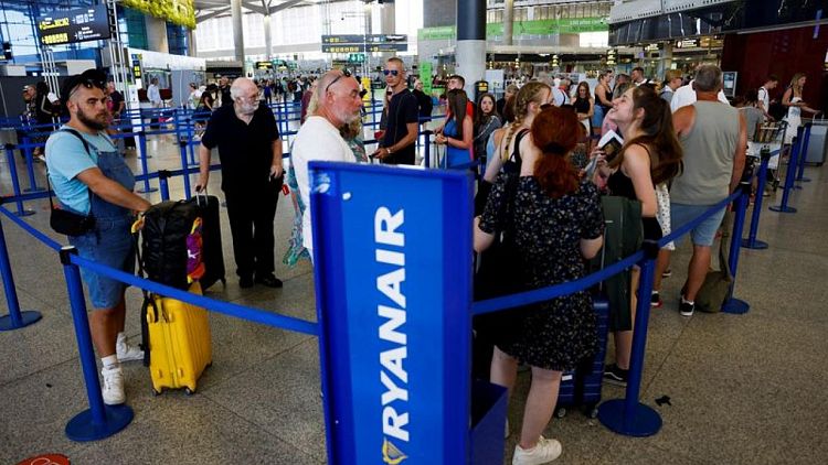 Ryanair espera que las huelgas de los tripulantes de cabina españoles no causen trastornos