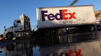 Las acciones de FedEx se desploman por su advertencia de un panorama económico sombrío