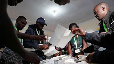 الكينيون في انتظار نتائج انتخابات قد تؤدي لفوز أول امرأة بمنصب نائب الرئيس