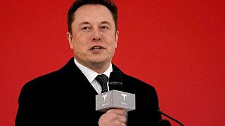 Musk vende acciones de Tesla por 6.900 million $ y menciona posible acuerdo forzado con Twitter