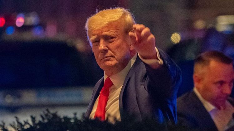 Trump señala que declarará en la investigación de Nueva York sobre sus prácticas comerciales