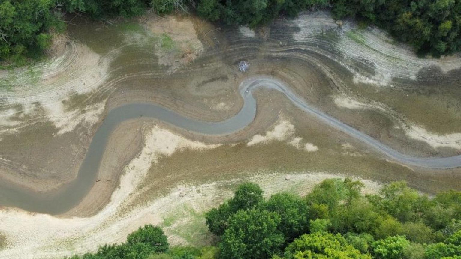 Reino Unido pide a las empresas de agua proteger el suministro con "medidas preventivas"